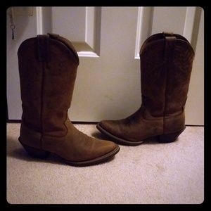 Justin's boots for women.